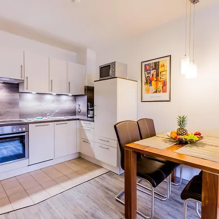 Lägenhet Residenz Meeresbrandung 53, 3-raum Whg. Mit Loggia Zum Norden,2 X Tv, Schwimmbad, Sauna, Pkw-stellplatz ,wlan ! *
