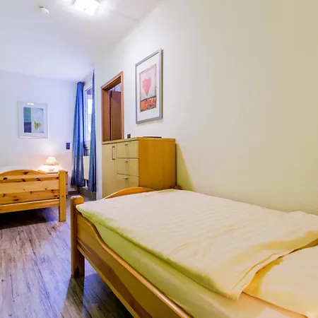 Residenz Meeresbrandung 53, 3-raum Whg. Mit Loggia Zum Norden,2 X Tv, Schwimmbad, Sauna, Pkw-stellplatz ,wlan ! Cuxhaven